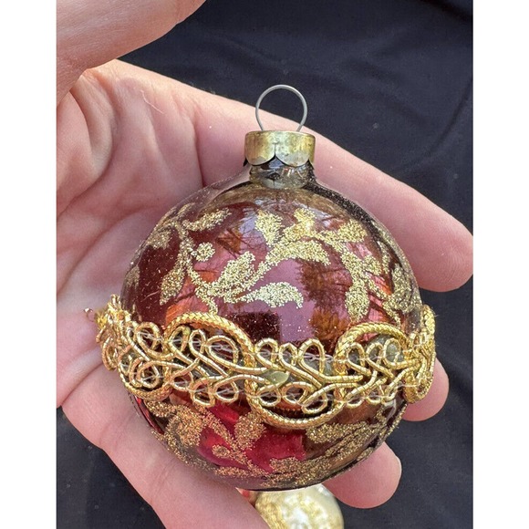 Gold Glitter Lace Trim Decorated Glass Ball Ornaments Lot 5 Vintage Christmas S1 - Picture 8 of 8